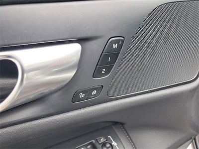 2025 Volvo V60 Cross Country B5 Plus