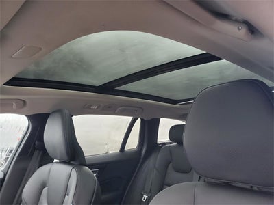 2025 Volvo V60 Cross Country B5 Plus