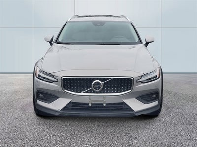 2025 Volvo V60 Cross Country B5 Plus