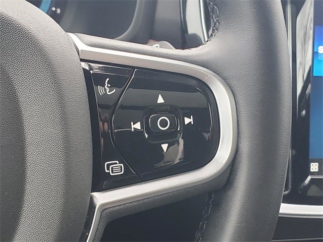 2025 Volvo V60 Cross Country B5 Plus