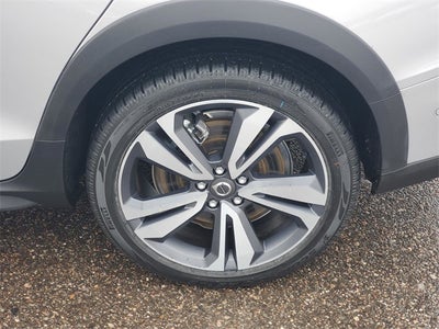 2025 Volvo V60 Cross Country B5 Plus
