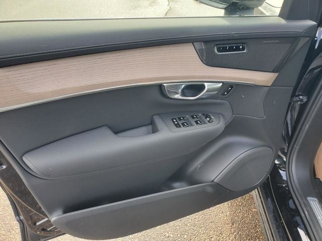 2026 Volvo XC90 B5 Plus