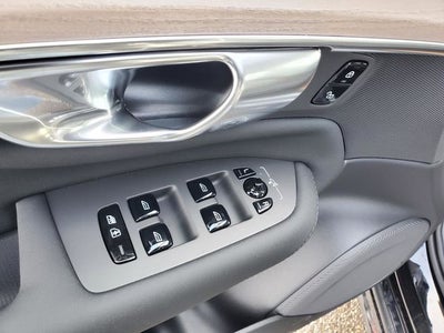 2026 Volvo XC90 B5 Plus