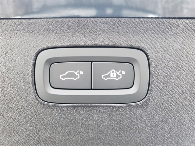 2026 Volvo XC90 B5 Core