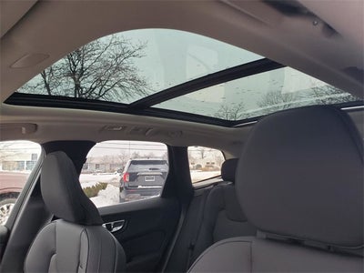 2026 Volvo XC60 B5 Plus