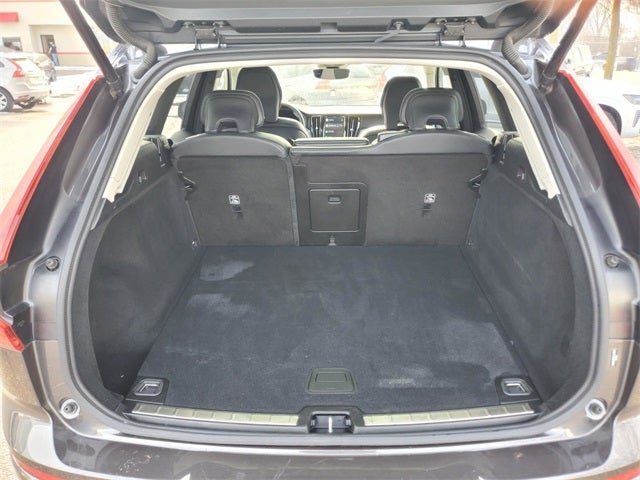 2025 Volvo XC60 B5 Plus