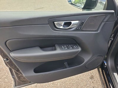 2025 Volvo XC60 B5 Ultra