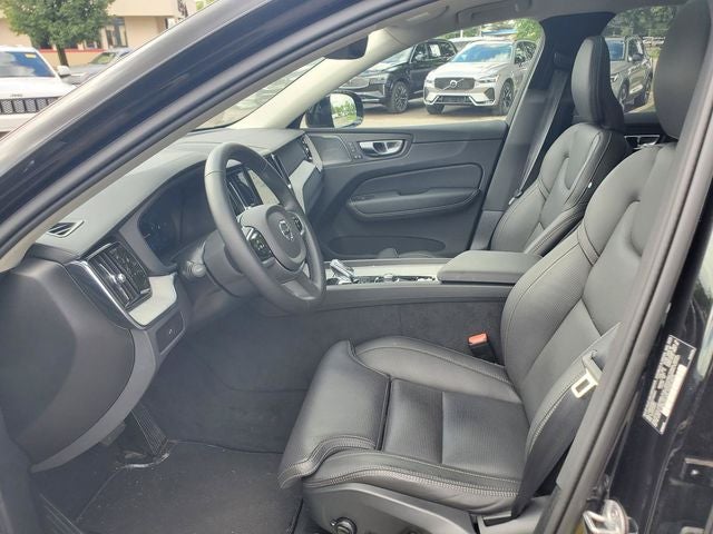 2025 Volvo XC60 B5 Ultra