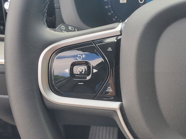 2025 Volvo XC60 B5 Ultra