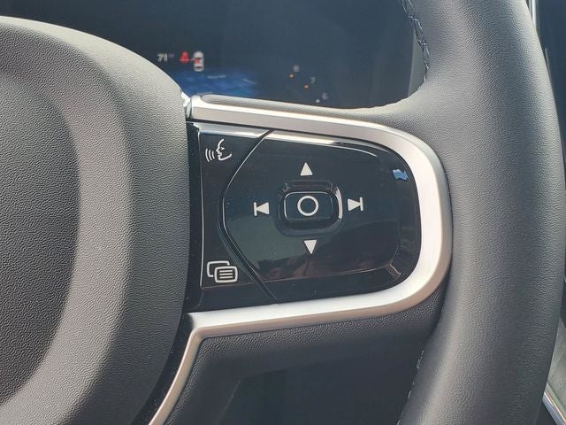 2025 Volvo XC60 B5 Ultra