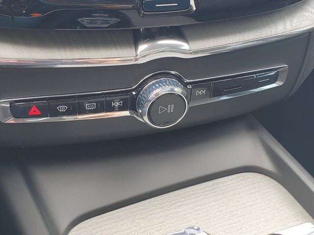 2025 Volvo XC60 B5 Ultra