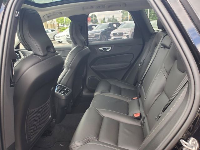 2025 Volvo XC60 B5 Ultra