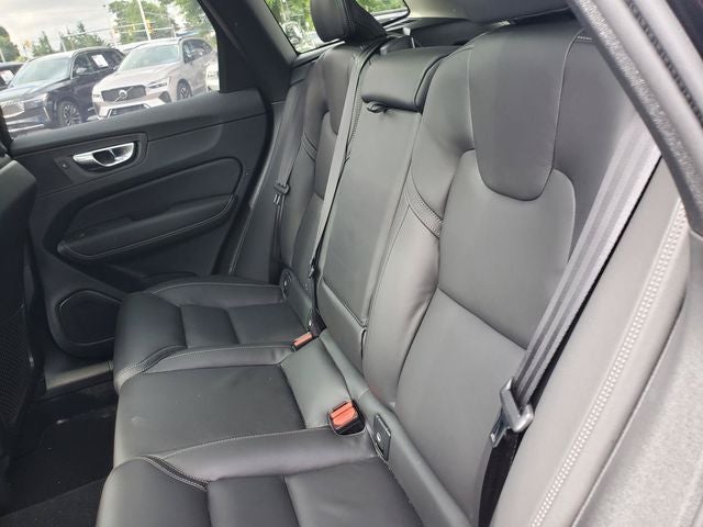 2025 Volvo XC60 B5 Ultra