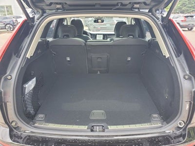 2025 Volvo XC60 B5 Ultra
