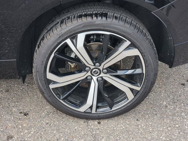 2025 Volvo XC60 B5 Ultra