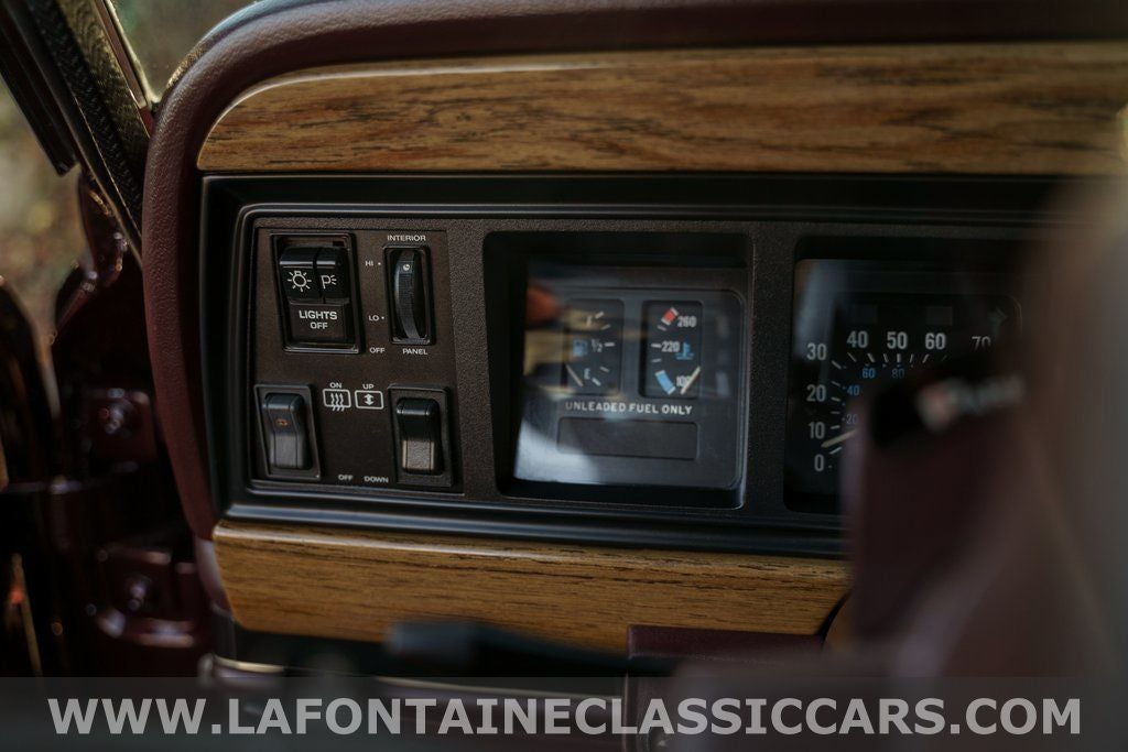 1991 Jeep Grand Wagoneer Base