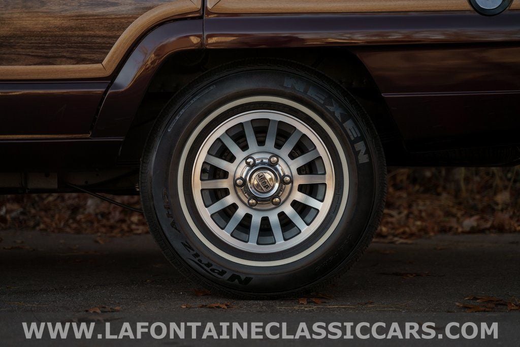 1991 Jeep Grand Wagoneer Base