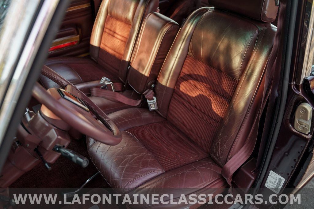 1991 Jeep Grand Wagoneer Base