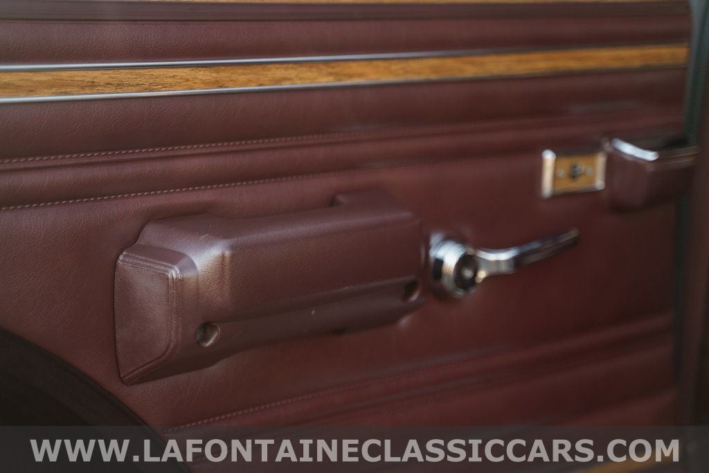 1991 Jeep Grand Wagoneer Base