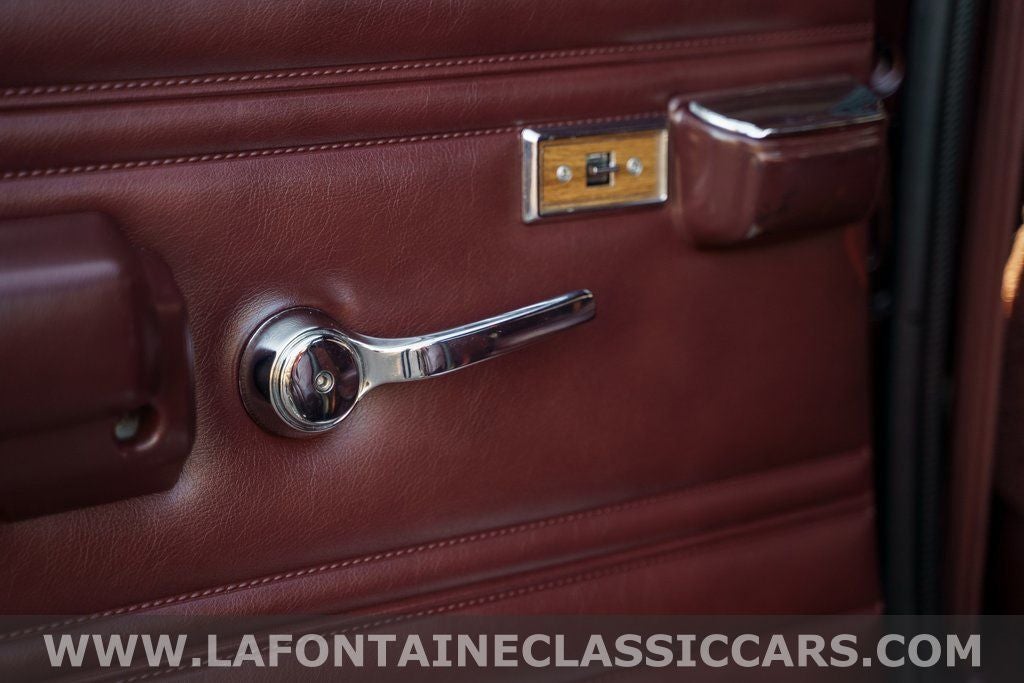 1991 Jeep Grand Wagoneer Base