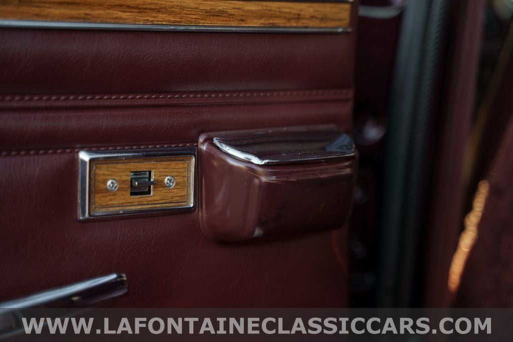 1991 Jeep Grand Wagoneer Base