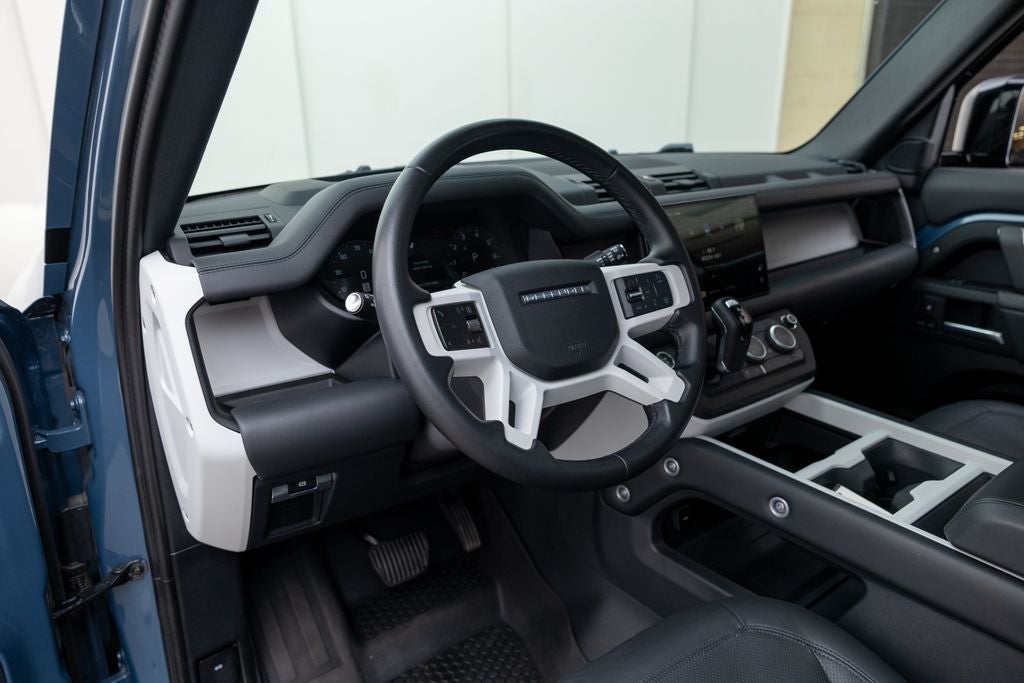 2025 Land Rover Defender 110 X-Dynamic SE