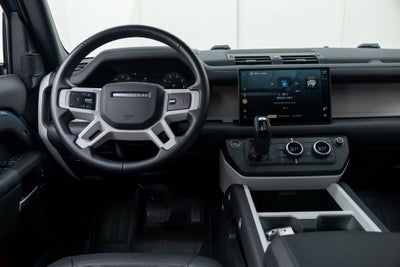 2025 Land Rover Defender 110 X-Dynamic SE
