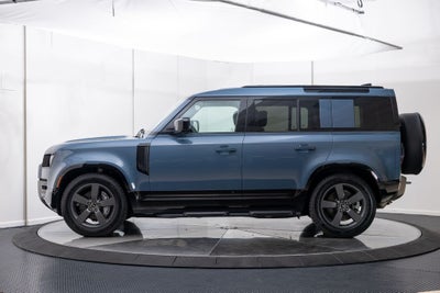 2025 Land Rover Defender 110 X-Dynamic SE