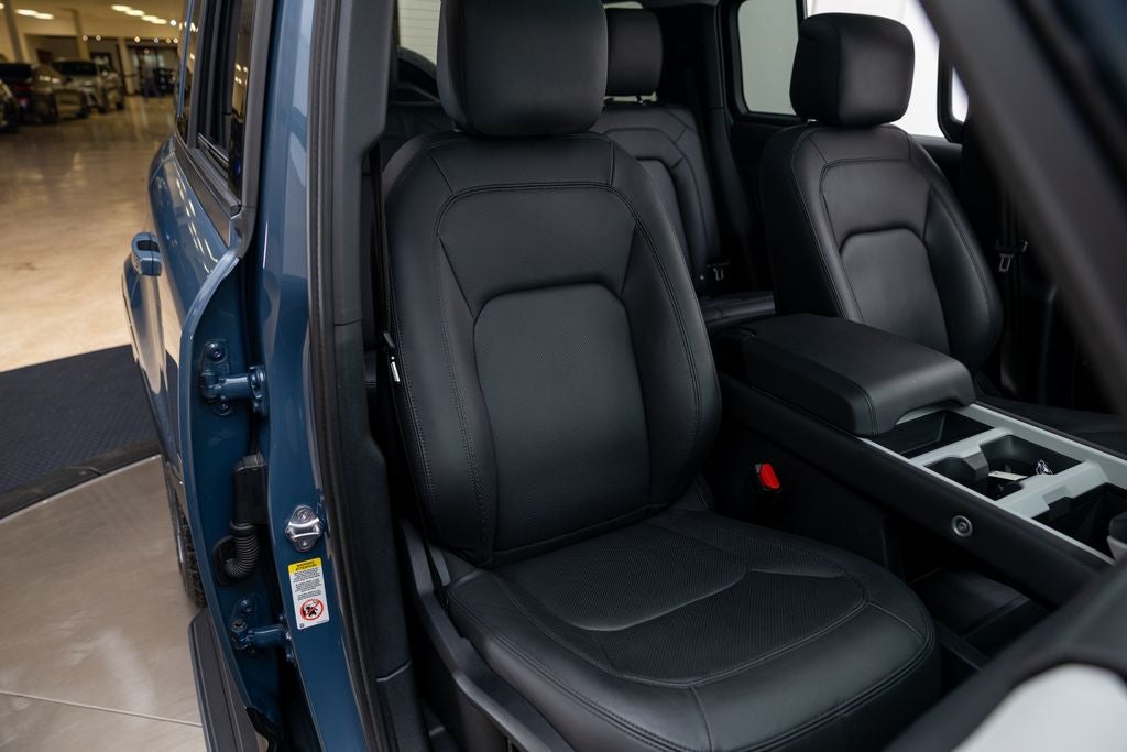 2025 Land Rover Defender 110 X-Dynamic SE