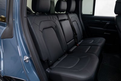 2025 Land Rover Defender 110 X-Dynamic SE