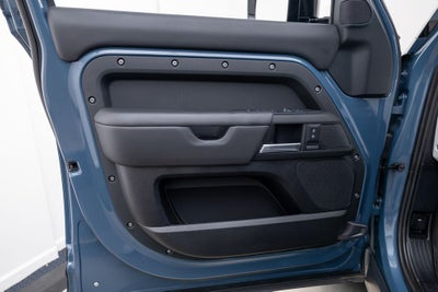 2025 Land Rover Defender 110 X-Dynamic SE
