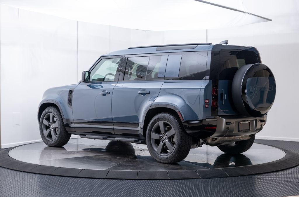 2025 Land Rover Defender 110 X-Dynamic SE