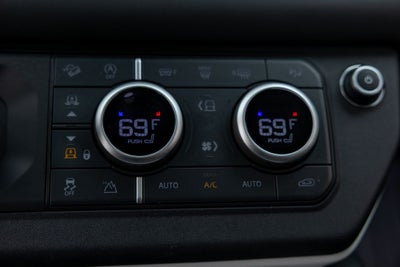 2025 Land Rover Defender 110 X-Dynamic SE