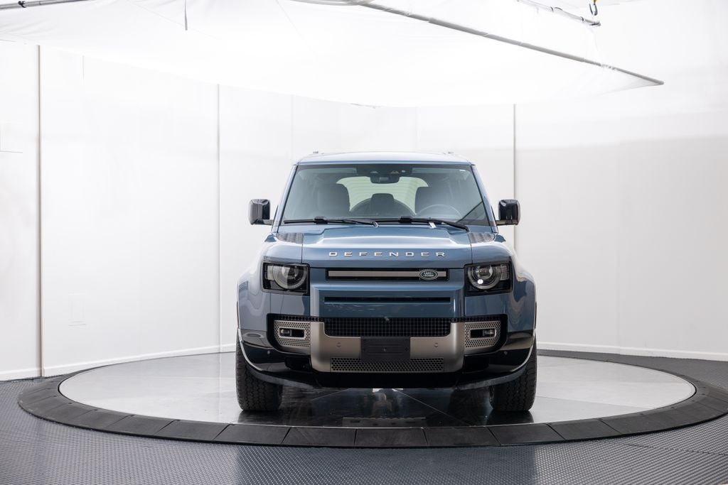 2025 Land Rover Defender 110 X-Dynamic SE