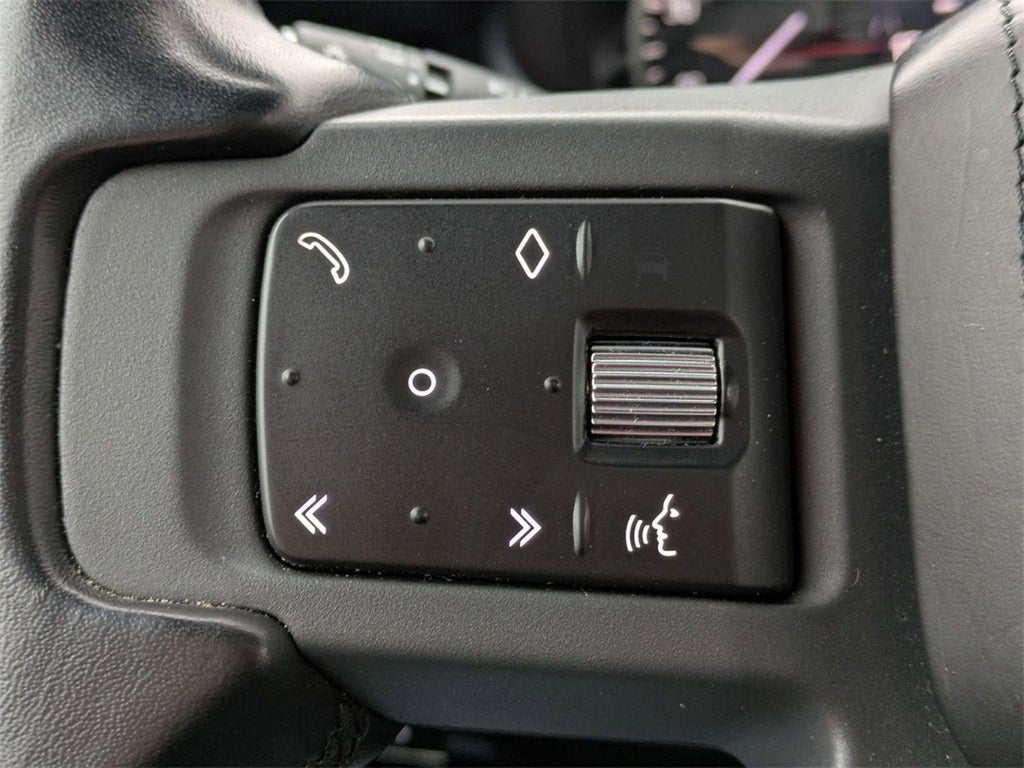 2023 Land Rover Defender 130 X-Dynamic SE