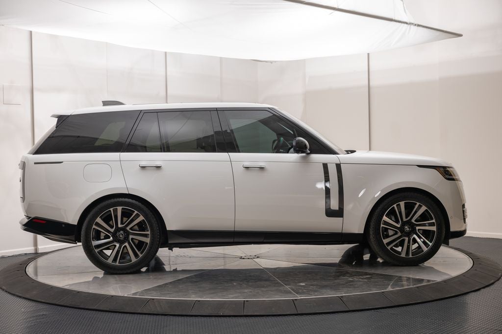 2023 Land Rover Range Rover SE
