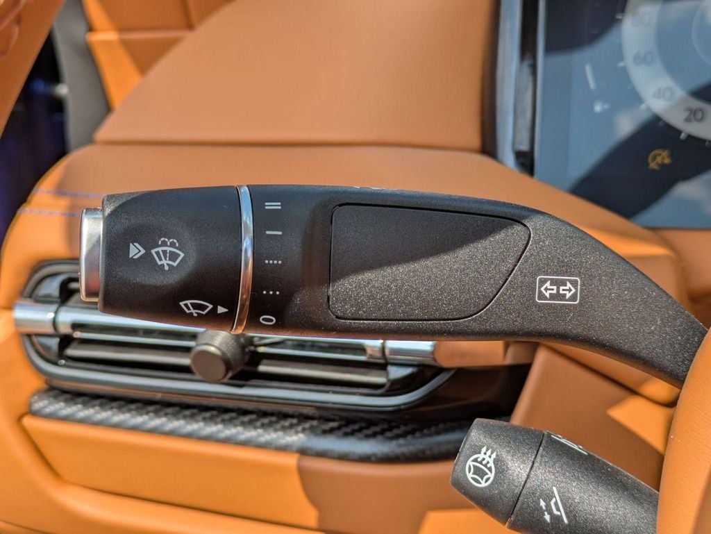 2025 Aston Martin DB12 Volante