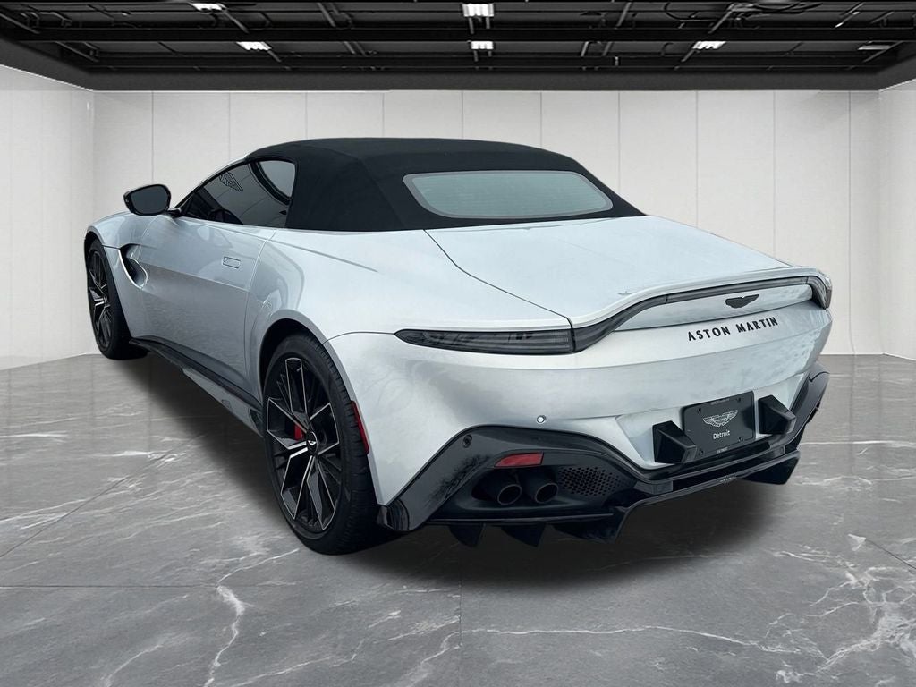 2022 Aston Martin Vantage Base