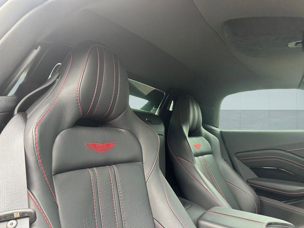 2022 Aston Martin Vantage Base