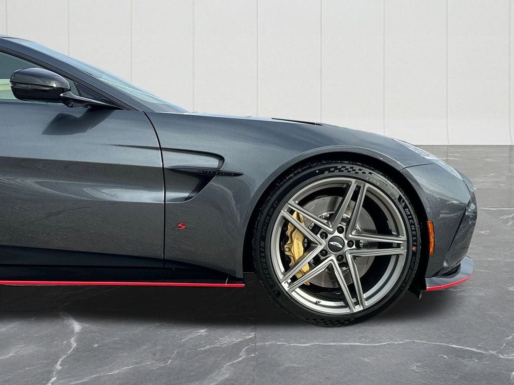 2026 Aston Martin Vantage Base