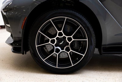 2025 Aston Martin DBX 707