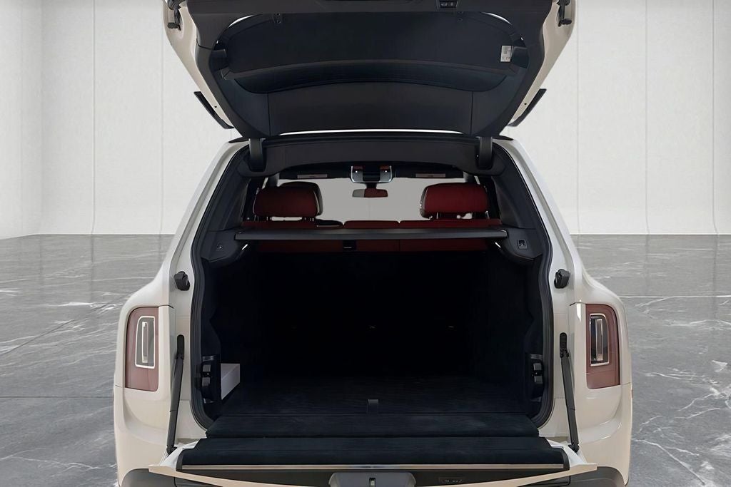 2023 Rolls-Royce Cullinan Base