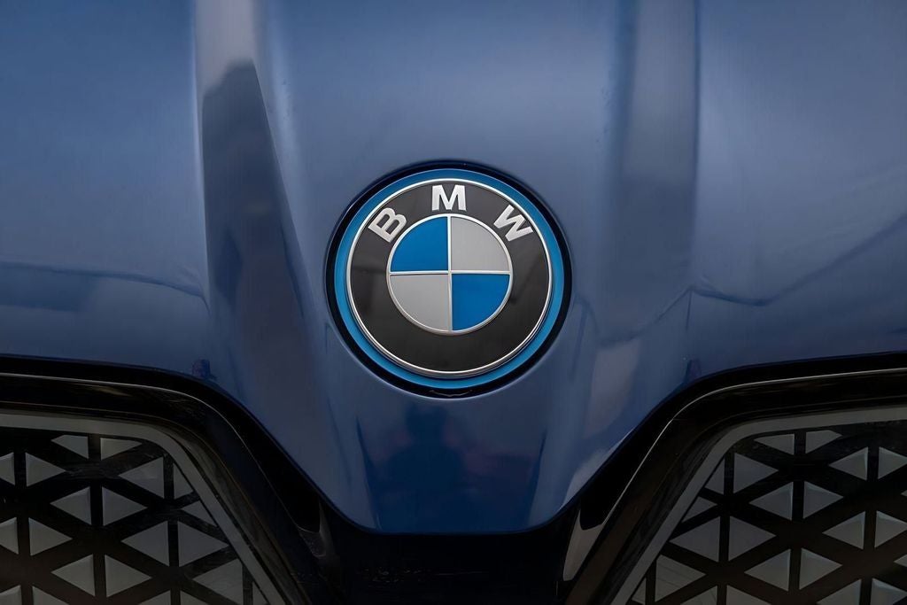 2025 BMW iX M60