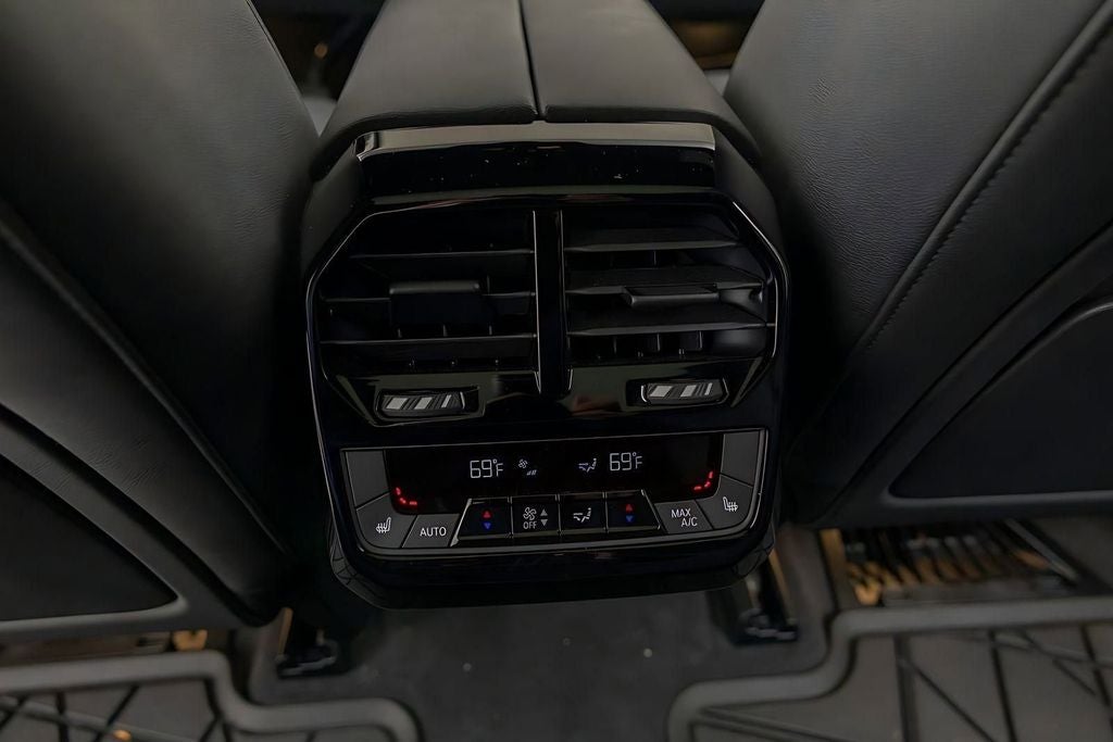 2025 BMW iX M60