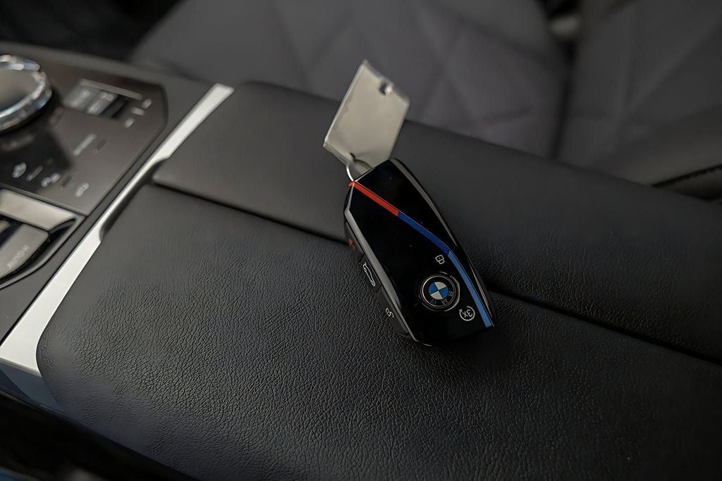 2025 BMW iX M60