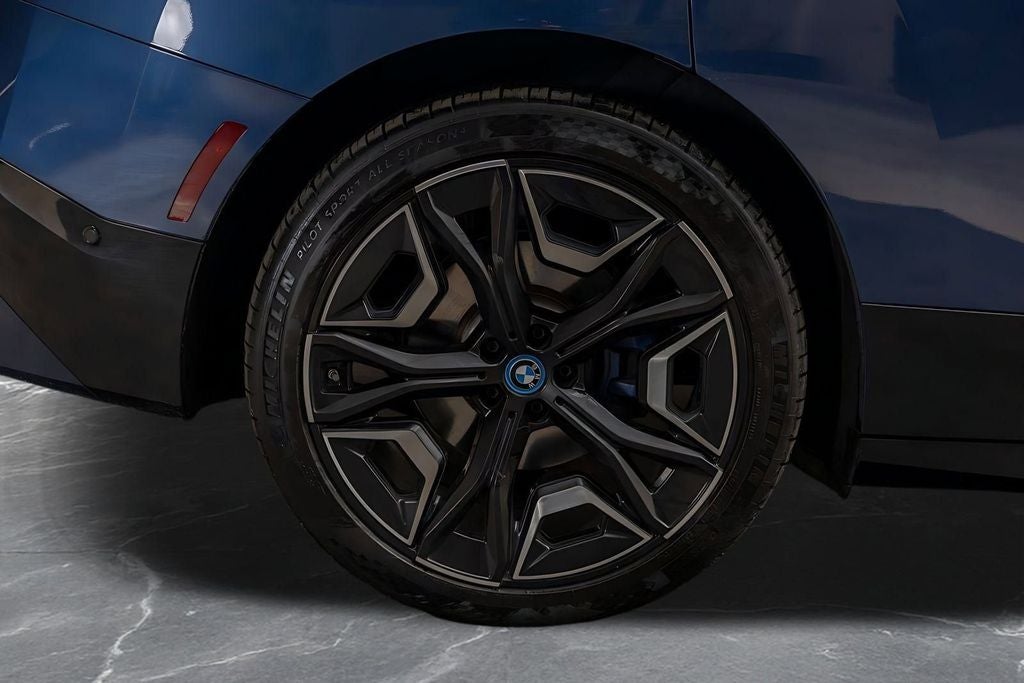 2025 BMW iX M60