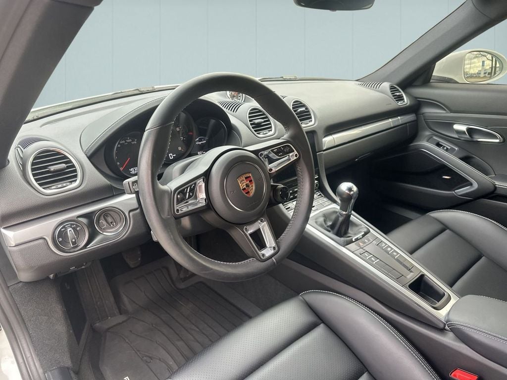 2024 Porsche 718 Cayman Style Edition
