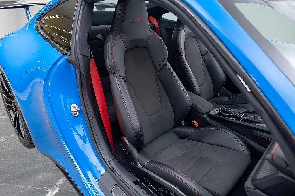 2022 Porsche 911 Carrera 4 GTS