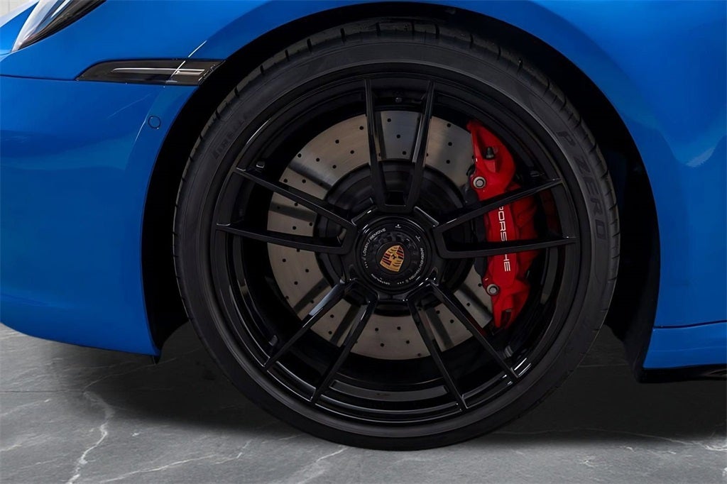 2022 Porsche 911 Carrera 4 GTS