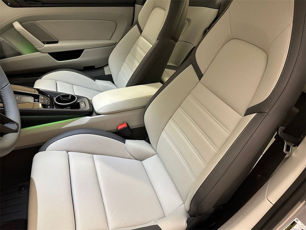 2025 Porsche 911 Carrera GTS